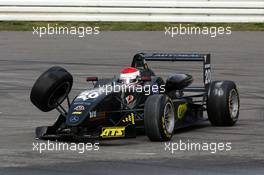 29.10.2006 Hockenheim, Germany,  Charlie Kimball (USA), Signature-Plus, Dallara F306 Mercedes braked too late in the Spitzkehre and hit the back of Jonathan Summerton (USA), ASL Mücke Motorsport, Dallara F305 Mercedes. Thereby his right front tyre and suspension broke off. - F3 Euro Series 2006 at Hockenheimring