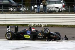 29.10.2006 Hockenheim, Germany,  Charlie Kimball (USA), Signature-Plus, Dallara F306 Mercedes braked too late in the Spitzkehre and hit the back of Jonathan Summerton (USA), ASL Mücke Motorsport, Dallara F305 Mercedes. Thereby his right front tyre and suspension broke off. - F3 Euro Series 2006 at Hockenheimring