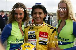 05.08.2006 Zandvoort, The Netherlands,  Ho-Pin Tung (NED), JB Motorsport, Lola B06/30 Opel, with the BP Ultimate Girls - Masters of Formula 3 at Circuit Park Zandvoort