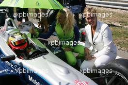 06.08.2006 Zandvoort, The Netherlands,  Ella Kalsbeek (NED), Staatssecretaris of Sports, on the grid with Giedo van der Garde (NED), ASM F3, Dallara F305 Mercedes - Masters of Formula 3 at Circuit Park Zandvoort
