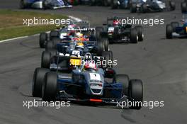 06.08.2006 Zandvoort, The Netherlands,  Paul Di Resta (GBR), ASM F3, Dallara F305 Mercedes, leads at the start of the race - Masters of Formula 3 at Circuit Park Zandvoort