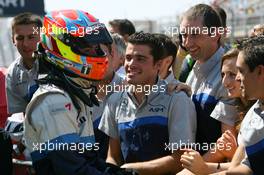 06.08.2006 Zandvoort, The Netherlands,  Race winner Paul Di Resta (GBR), ASM F3, Dallara F305 Mercedes, being congratulated by his team - Masters of Formula 3 at Circuit Park Zandvoort