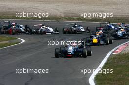 06.08.2006 Zandvoort, The Netherlands,  Start of the race, with Paul Di Resta (GBR), ASM F3, Dallara F305 Mercedes, leading the field - Masters of Formula 3 at Circuit Park Zandvoort
