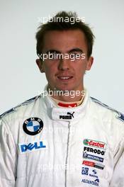 23.11.2006 Valencia, Spain, Driver Portraits, Frankie Muniz (USA), Jensen Motorsport - DELL Formula BMW World Final 2006, 23th - 26th November, Circuit de la Comunitat Valenciana Ricardo Tormo - For further information please register at www.formulabmwworldfinal-images.com - This image is free for editorial use only. Please use for Copyright/Credit: c BMW AG