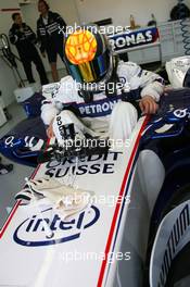 23.11.2006 Valencia, Spain, Marco Holzer (GER), Tests the BMW Sauber F1 Team, F1.06, as his prize for winning the 2005 Formula BMW Final - DELL Formula BMW World Final 2006, 23th - 26th November, Circuit de la Comunitat Valenciana Ricardo Tormo - For further information please register at www.formulabmwworldfinal-images.com - This image is free for editorial use only. Please use for Copyright/Credit: c BMW AG