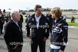 26.11.2006 Valencia, Spain, Sunday, Race, GRID, Sebastian Vettel (GER), Test Driver, with his father and  BMW Sauber F1 Team, Dr. Mario Theissen (GER), BMW Motorsport Director - DELL Formula BMW World Final 2006, 23th - 26th November, Circuit de la Comunitat Valenciana Ricardo Tormo - For further information please register at www.formulabmwworldfinal-images.com - This image is free for editorial use only. Please use for Copyright/Credit: c BMW AG