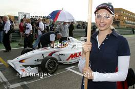 26.11.2006 Valencia, Spain, Sunday, Race, GRID, BRAVO Lucky Draw winner Maren Heidler as the grid girl for Christian Vietoris (GER), Josef Kaufmann Racing - DELL Formula BMW World Final 2006, 23th - 26th November, Circuit de la Comunitat Valenciana Ricardo Tormo - For further information please register at www.formulabmwworldfinal-images.com - This image is free for editorial use only. Please use for Copyright/Credit: c BMW AG