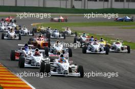 26.11.2006 Valencia, Spain, Sunday, Race, Christian Vietoris (GER), Josef Kaufmann Racing, leads the field at the start of the race - DELL Formula BMW World Final 2006, 23th - 26th November, Circuit de la Comunitat Valenciana Ricardo Tormo - For further information please register at www.formulabmwworldfinal-images.com - This image is free for editorial use only. Please use for Copyright/Credit: c BMW AG