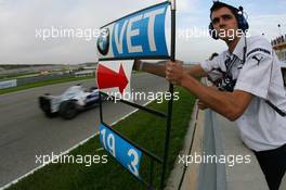 25.11.2006 Valencia, Spain, Saturday, Sebastian Vettel (GER), Test Driver, BMW Sauber F1 Team, F1.06, Pit Board - DELL Formula BMW World Final 2006, 23th - 26th November, Circuit de la Comunitat Valenciana Ricardo Tormo - For further information please register at www.formulabmwworldfinal-images.com - This image is free for editorial use only. Please use for Copyright/Credit: c BMW AG