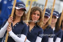 26.11.2006 Valencia, Spain, Sunday, Grid Girls - DELL Formula BMW World Final 2006, 23th - 26th November, Circuit de la Comunitat Valenciana Ricardo Tormo - For further information please register at www.formulabmwworldfinal-images.com - This image is free for editorial use only. Please use for Copyright/Credit: c BMW AG