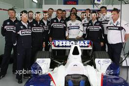 26.11.2006 Valencia, Spain, Sunday, Alessandro Zanardi (ITA), BMW Team Italy-Spain - ROAL Motorsport, WTCC and the BMW Sauber F1 Team - DELL Formula BMW World Final 2006, 23th - 26th November, Circuit de la Comunitat Valenciana Ricardo Tormo - For further information please register at www.formulabmwworldfinal-images.com - This image is free for editorial use only. Please use for Copyright/Credit: c BMW AG