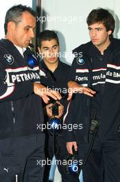23.11.2006 Valencia, Spain, Beat Zehnder (GER), Team Manager, BMW Sauber F1 Team, with Formula BMW Junior Drivers - DELL Formula BMW World Final 2006, 23th - 26th November, Circuit de la Comunitat Valenciana Ricardo Tormo - For further information please register at www.formulabmwworldfinal-images.com - This image is free for editorial use only. Please use for Copyright/Credit: c BMW AG