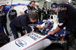 25.11.2006 Valencia, Spain, Alessandro Zanardi (ITA), BMW WTCC Driver, Tests the BMW Sauber F1 team, F1.06 and Dr. Mario Theissen (GER), BMW Motorsport Director - DELL Formula BMW World Final 2006, 23th - 26th November, Circuit de la Comunitat Valenciana Ricardo Tormo - For further information please register at www.formulabmwworldfinal-images.com - This image is free for editorial use only. Please use for Copyright/Credit: c BMW AG