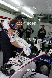 26.11.2006 Valencia, Spain, Alessandro Zanardi (ITA), BMW WTCC Driver, Tests the BMW Sauber F1 team, F1.06 - DELL Formula BMW World Final 2006, 23th - 26th November, Circuit de la Comunitat Valenciana Ricardo Tormo - For further information please register at www.formulabmwworldfinal-images.com - This image is free for editorial use only. Please use for Copyright/Credit: c BMW AG