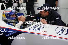 25.11.2006 Valencia, Spain, Alessandro Zanardi (ITA), BMW WTCC Driver, Tests the BMW Sauber F1 team, F1.06 and Jorg Mueller (GER), BMW Team Germany, BMW, WTCC  - DELL Formula BMW World Final 2006, 23th - 26th November, Circuit de la Comunitat Valenciana Ricardo Tormo - For further information please register at www.formulabmwworldfinal-images.com - This image is free for editorial use only. Please use for Copyright/Credit: c BMW AG
