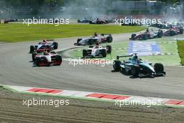 09.09.2006 Monza, Italy, Start, Nelson Piquet Jr (BRA), Piquet Sports, Giorgio Pantano (ITA), Petrol Ofisi FMS International, Lewis Hamilton (GBR), ART Grand Prix   - GP2 Championship