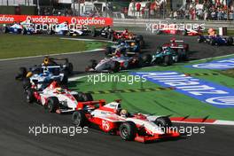 09.09.2006 Monza, Italy, Start, Giorgio Pantano (ITA), Petrol Ofisi FMS International, Lewis Hamilton (GBR), ART Grand Prix  - GP2 Championship