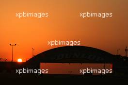 14-18.06.2006 Le Mans, France,  The sun rises over the circuit - Le Mans 24 Hours