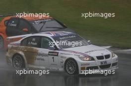 21.05.2006 Fawkham, England,  Andy Priaulx, GBR, BMW Team UK - RBM-Team, BMW 320si WTCC and Tom Coronel, NED, GR Asia, SEAT León at Brands Hatch Grand Prix