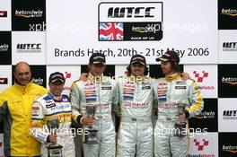 21.05.2006 Fawkham, England,  The podium for race 1, Yvan Muller (FRA) Peter Terting (GER) James Thompson (GBR) at Brands Hatch Grand Prix