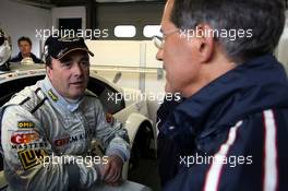 19.05.2006 Fawkham, England,  Nigel Mansell (GBR) in the BMW M3 GTR and Mario Theissen, GER, BMW Motorsport Director  at Brands Hatch Grand Prix