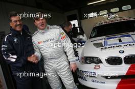 19.05.2006 Fawkham, England,  Mario Theissen, GER, BMW Motorsport Director and Nigel Mansell (GBR) in the BMW M3 GTR at Brands Hatch Grand Prix