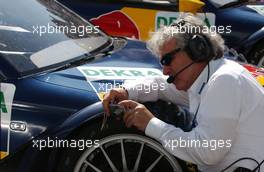 22.04.2007 Hockenheim, Germany,  In the parc fermé the damaged car of Bruno Spengler (CDN), Team HWA AMG Mercedes, AMG Mercedes C-Klasse got lots of attention from the people of the DMSB and Roland Bruynseraede (BEL), Race Director DTM - DTM 2007 at Hockenheimring (Deutsche Tourenwagen Masters)