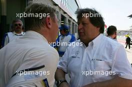 19.05.2007 Klettwitz, Germany,  Norbert Haug (GER), Sporting Director Mercedes-Benz, talkking with Mika Häkkinen (FIN), Team HWA AMG Mercedes, Portrait (2nd), after qualifying - DTM 2007 at Eurospeedway Lausitz (Lausitzring)