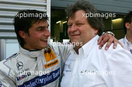 19.05.2007 Klettwitz, Germany,  Norbert Haug (GER), Sporting Director Mercedes-Benz (right), congratulates Bruno Spengler (CDN), Team HWA AMG Mercedes, Portrait (1st) with his pole position (left) - DTM 2007 at Eurospeedway Lausitz (Lausitzring)