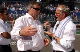 20.05.2007 Klettwitz, Germany,  Fierce after-race discusssion: (left) Walter Mertens, marketing manager ITR; (middle) Hans-Jurgen Abt (GER), Teamchef Abt-Audi; (right) Didier Cotton, manager Mika Häkkinen - DTM 2007 at Eurospeedway Lausitz (Lausitzring)