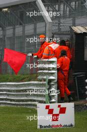 08.06.2007 Fawkham, England,  A red flag interrupted the session for a short while - DTM 2007 at Brands Hatch
