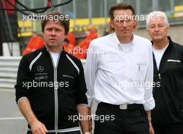 09.06.2007 Fawkham, England,  Gerhard Ungar (GER), Chief Designer AMG (left) and Hans-Jürgen Mattheis (GER), Team Manager HWA (right) - DTM 2007 at Brands Hatch