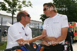 22.06.2007 Nürnberg, Germany,  Harry Unflath (GER), Audi talks to Hans-JYrgen Mattheis (GER), Teammanager HWA Mercedes. - DTM 2007 at Norisring