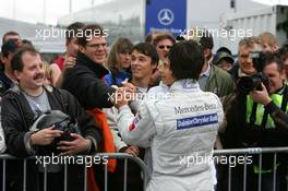 23.06.2007 Nürnberg, Germany,  Pole position for Bruno Spengler (CDN), Team HWA AMG Mercedes, Portrait, being congratulated by friends / public - DTM 2007 at Norisring