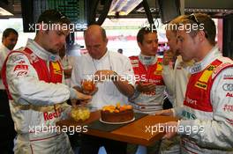 14.07.2007 Scarperia, Italy,  Mattias Ekström (SWE), Audi Sport Team Abt Sportsline, Portrait, celebrating his 29th birthday with a birthday cake - DTM 2007 at Autodromo Internazionale del Mugello