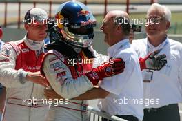 14.07.2007 Scarperia, Italy,  Dr. Wolfgang Ullrich (GER), Audi's Head of Sport (right), congratulates Mattias Ekström (SWE), Audi Sport Team Abt Sportsline, Portrait, with his pole position - DTM 2007 at Autodromo Internazionale del Mugello