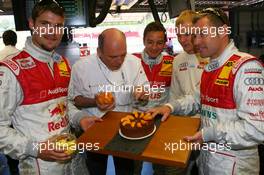 14.07.2007 Scarperia, Italy,  Mattias Ekström (SWE), Audi Sport Team Abt Sportsline, Portrait, celebrating his 29th birthday with a birthday cake - DTM 2007 at Autodromo Internazionale del Mugello