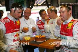 14.07.2007 Scarperia, Italy,  Mattias Ekström (SWE), Audi Sport Team Abt Sportsline, Portrait, celebrating his 29th birthday with a birthday cake - DTM 2007 at Autodromo Internazionale del Mugello