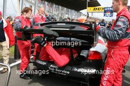 29.07.2007 Zandvoort, The Netherlands,  Audi mechanic making the last adjustments to the rear suspension setup - DTM 2007 at Circuit Park Zandvoort