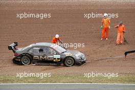 21.09.2007 Barcelona, Spain,  Mika Häkkinen (FIN), Team HWA AMG Mercedes, AMG Mercedes C-Klasse rand wide in the Curva New Holland and entered the gravel. Trackmarshals had to pull the car out. - DTM 2007 at Circuit de Catalunya