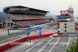 21.09.2007 Barcelona, Spain,  The grandstand and the pitbuilding on the Barcelona circuit. - DTM 2007 at Circuit de Catalunya