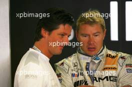 22.09.2007 Barcelona, Spain,  Mika Häkkinen (FIN), Team HWA AMG Mercedes, Portrait, with his race engineer Axel Randolph (GER), Race Engineer of Mika Hakkinen - DTM 2007 at Circuit de Catalunya