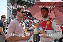 23.09.2007 Barcelona, Spain,  (right) Martin Tomczyk (GER), Audi Sport Team Abt Sportsline, Audi A4 DTM on the grid with his manager and brother (left). - DTM 2007 at Circuit de Catalunya