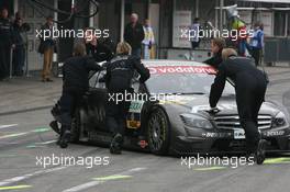 13.10.2007 Hockenheim, Germany,  Mika HSkkinen (FIN), Haekkinen, AMG Mercedes C-Klasse 2007 is pushed back to the garage - DTM 2007 at Hockenheimring