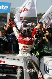 14.10.2007 Hockenheim, Germany,  Mattias Ekström (SWE), Audi Sport Team Abt Sportsline, Audi A4 DTM being congratulated and cheered at by the Audi team. - DTM 2007 at Hockenheimring