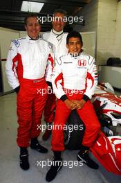 15.01.2007 Silverstone, England,  Martin Brundle (GBR), Aguri Suzuki (JPN), Super Aguri F1 and Christian Danner (GER) - Aguri Suzuki, Martin Brundle and Christian Danner, Test Super Aguri F1 Car