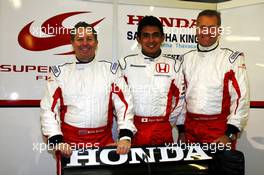 15.01.2007 Silverstone, England,  Martin Brundle (GBR), Aguri Suzuki (JPN), Super Aguri F1 and Christian Danner (GER) - Aguri Suzuki, Martin Brundle and Christian Danner, Test Super Aguri F1 Car