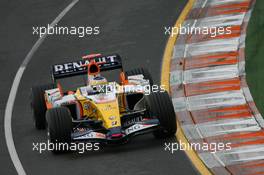 16.03.2007 Melbourne, Australia,  Giancarlo Fisichella (ITA), Renault F1 Team, R27 - Formula 1 World Championship, Rd 1, Australian Grand Prix, Friday Practice
