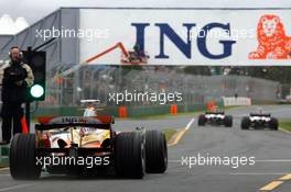 16.03.2007 Melbourne, Australia,  Giancarlo Fisichella (ITA), Renault F1 Team - Formula 1 World Championship, Rd 1, Australian Grand Prix, Friday Practice