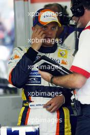 16.03.2007 Melbourne, Australia,  Heikki Kovalainen (FIN), Renault F1 Team after his stop on track - Formula 1 World Championship, Rd 1, Australian Grand Prix, Friday Practice